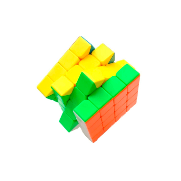 cubo mágico MoYu 4x4 resolvendo