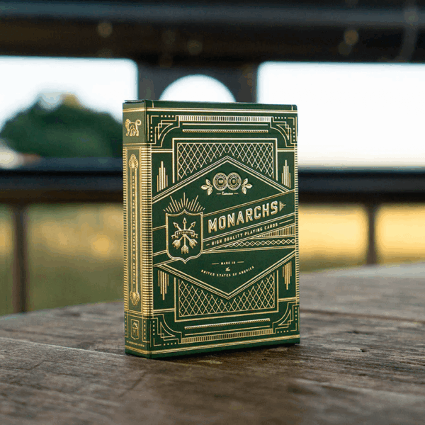 Baralho Monarch Playing Cards (Green) by theory11 caixa bg lateral