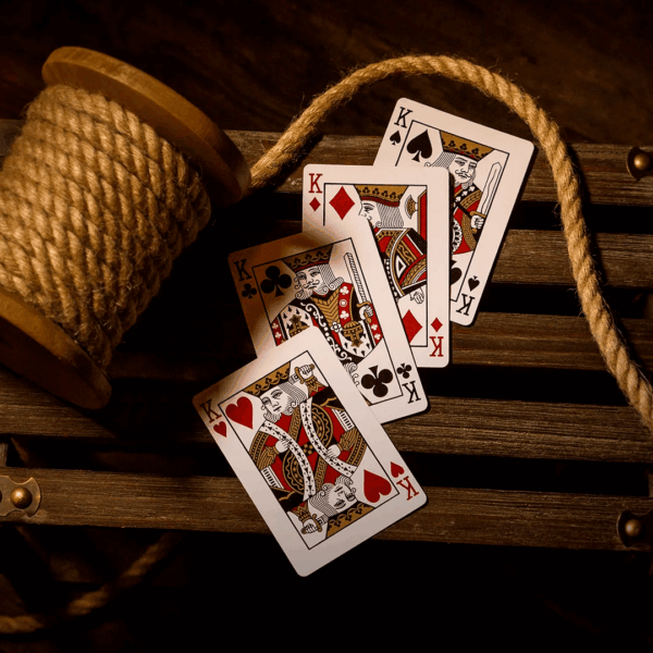 Monarch Playing Cards (Red) by theory11 cartas da corte